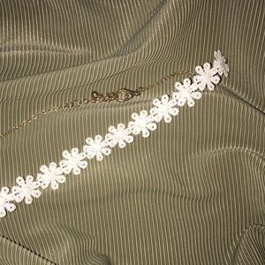 White flower choker